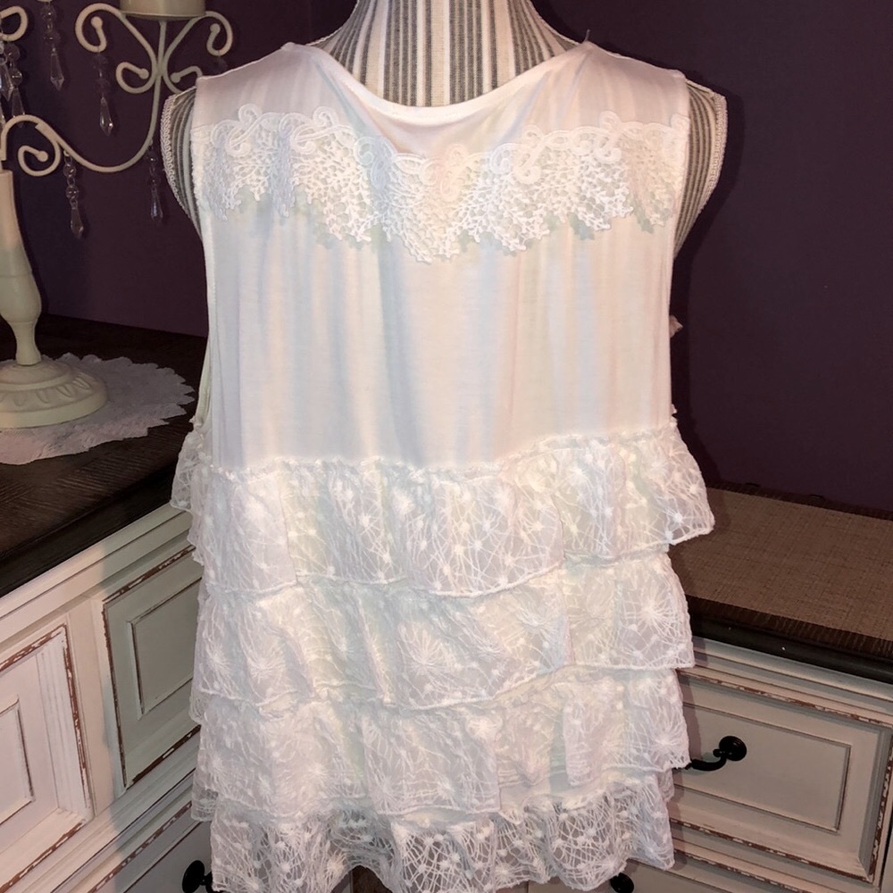 -POL White Layered Lace Ruffle Vest- - Picture 6 of 10
